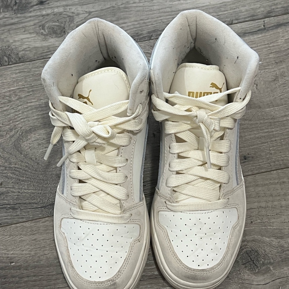 Puma high top sneaker size 7